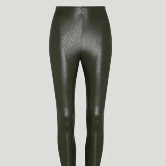 Commando Faux leather leggings featuring firming smoothing waistband. - Picture 1 of 4